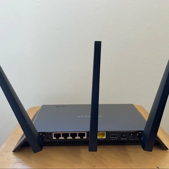 Netgear WIFI Router - Picture 4 of 8